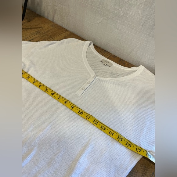 White ribbed V-neck sweater – LOFT Outlet (M) - Picture 4 of 7